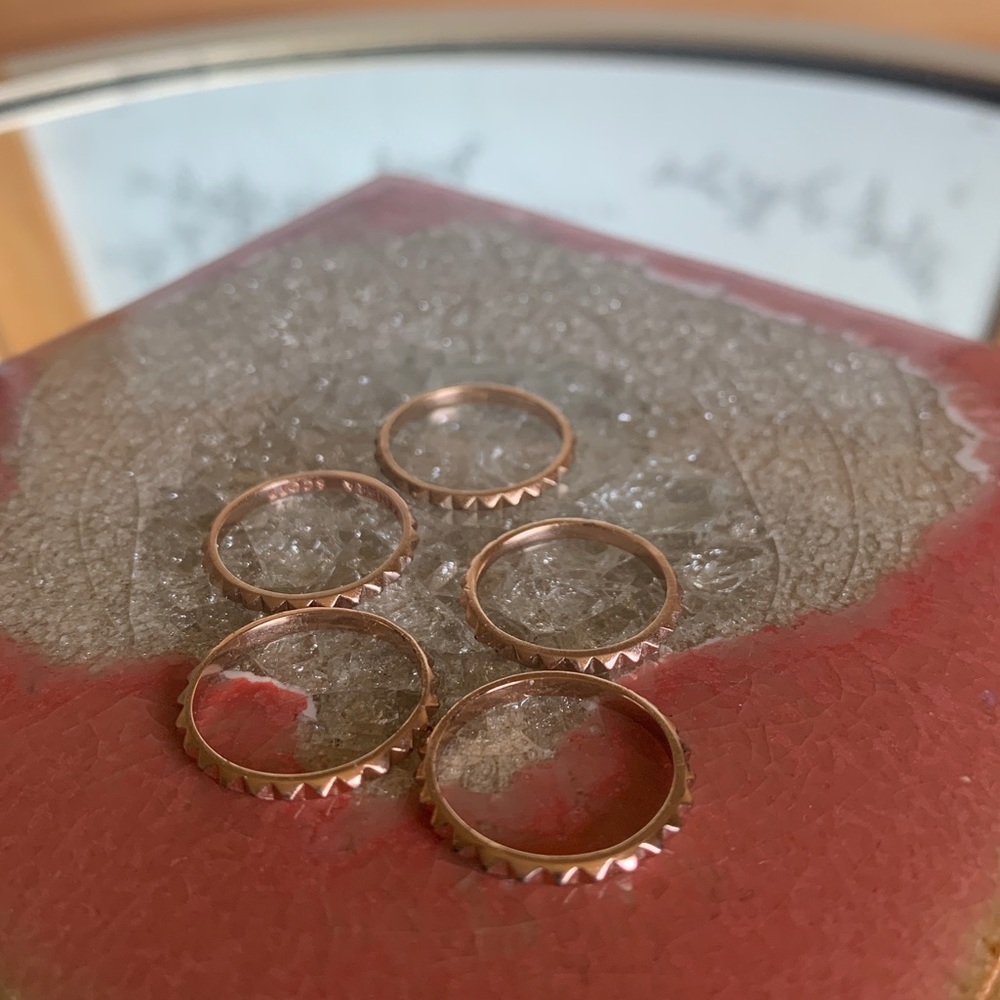 Stackable tiny rings
